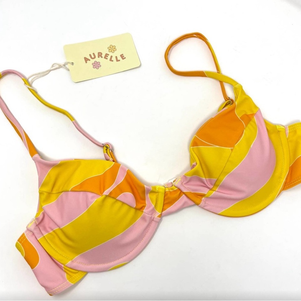 NWT Aurelle Bathingsuit top